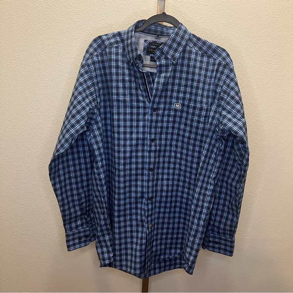 Ariat Pro Series Men’s Shirt Blue Plaid Button Down Long Sleeve size Medium - Picture 1 of 9
